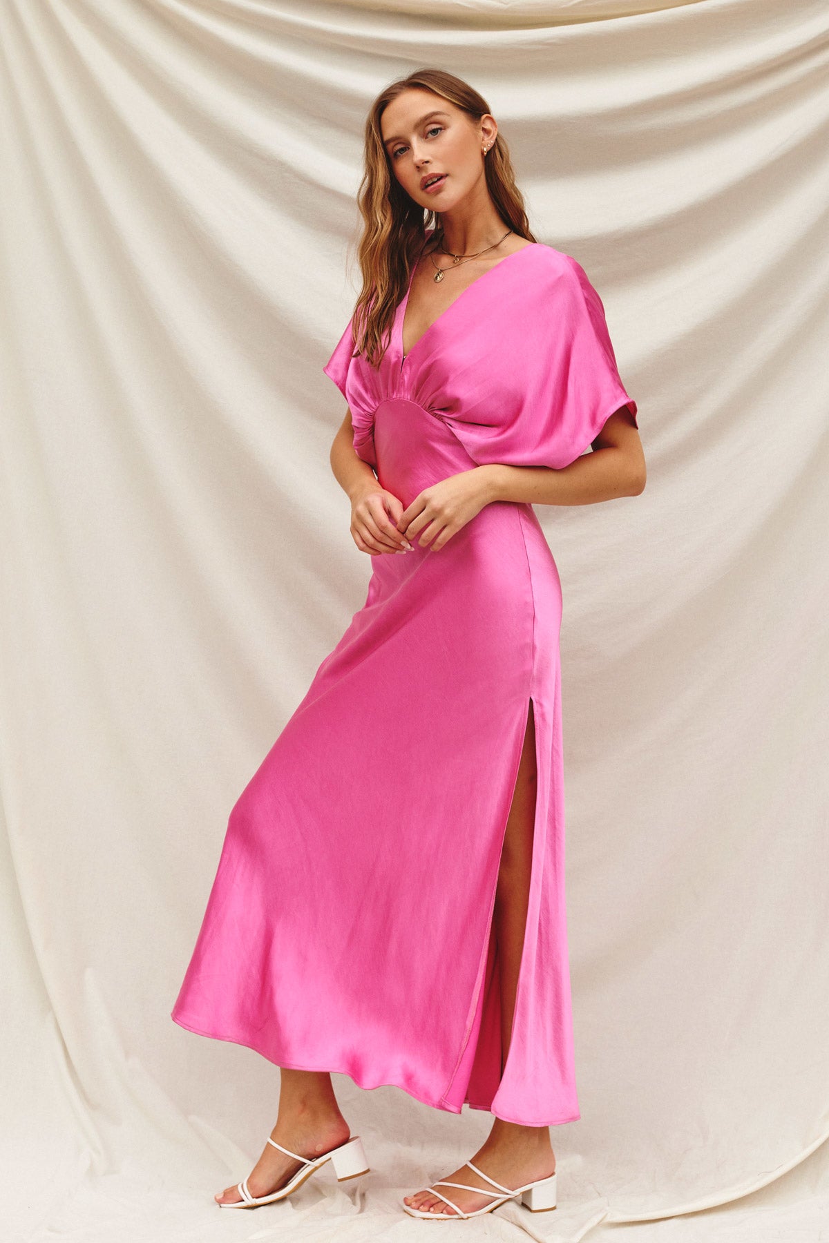 Vestido con detalle plisado en blusa