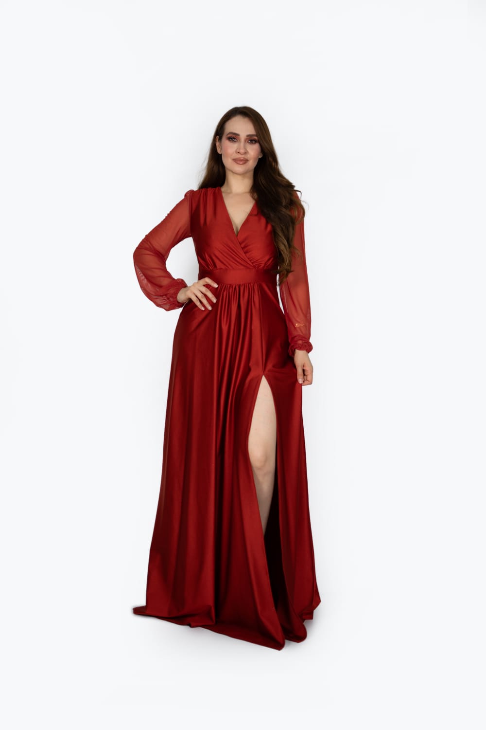 Vestido de manga larga en tul y escote V