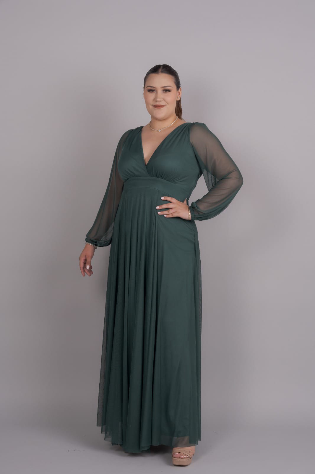 Vestido de manga larga transparente