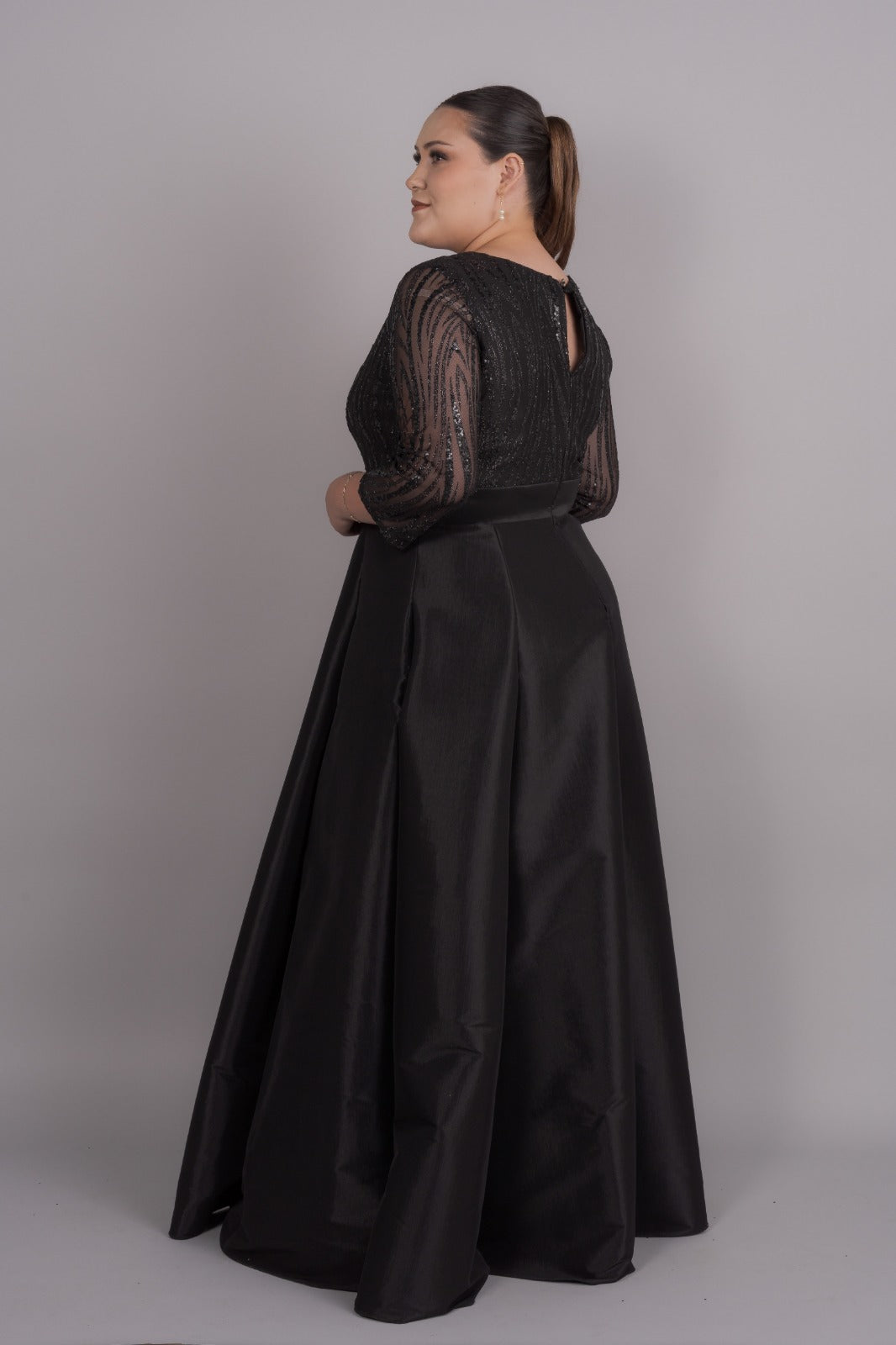 Vestido de manga 3/4 con brillo