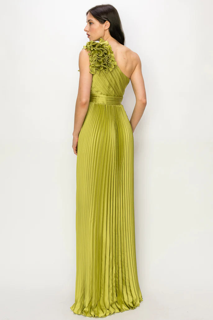 Vestido de tablones con flores en hombro