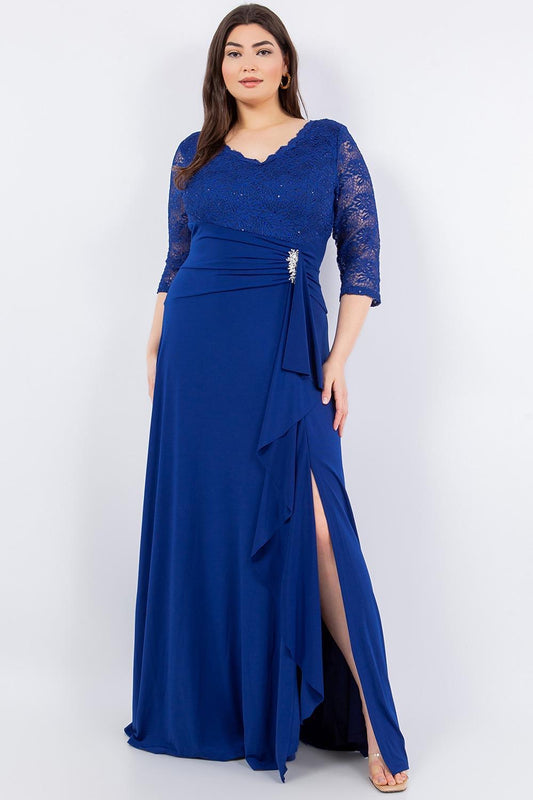 Vestido con encaje y broche PLUS