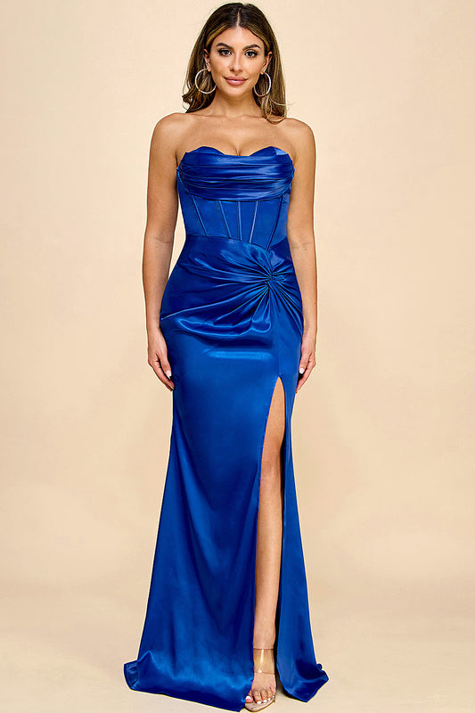 Vestido tipo corset y abertura en falda
