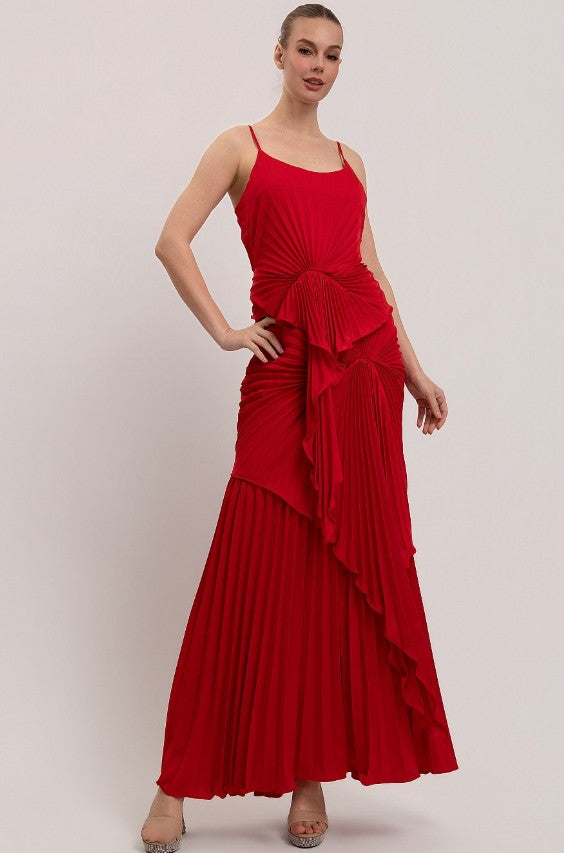 Vestido de tirantes y pliegues