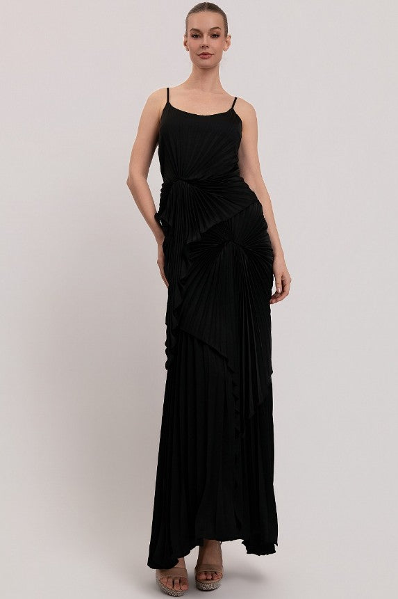 Vestido de tirantes y pliegues